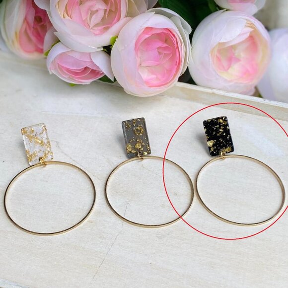 5/$30 ACCESSORIES BUNDLE Black & Gold Speckle Hoops Earrings with Stud Backing - Picture 2 of 4